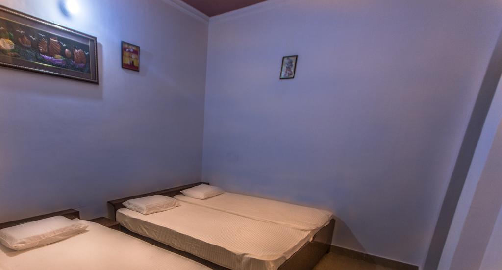 Backpacker Panda Friends - Agra Hostel Agra  Buitenkant foto