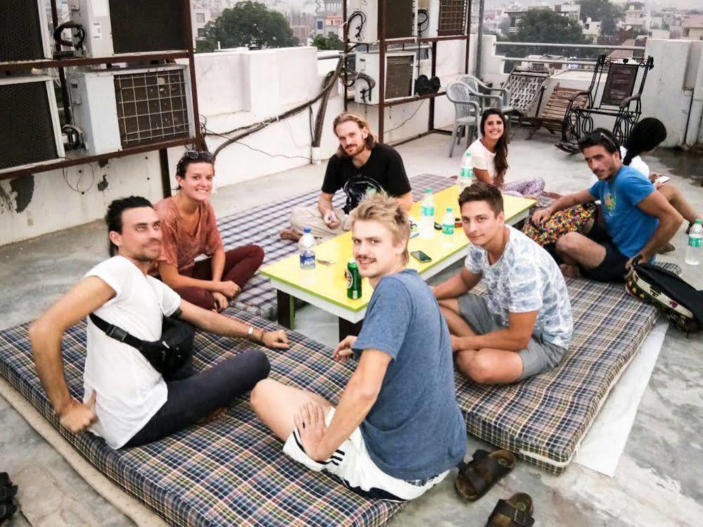 Backpacker Panda Friends - Agra Hostel Agra  Buitenkant foto
