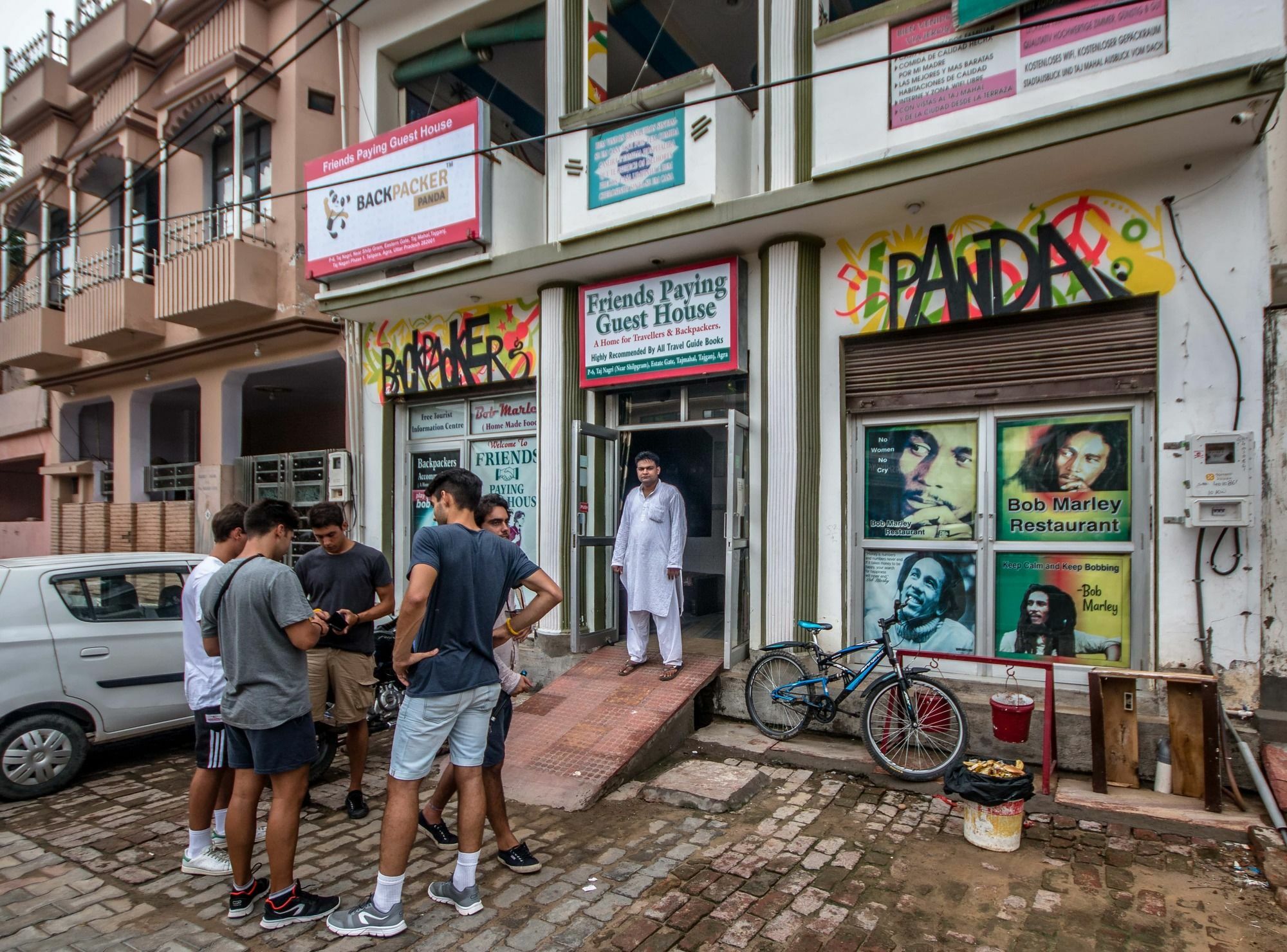 Backpacker Panda Friends - Agra Hostel Agra  Buitenkant foto